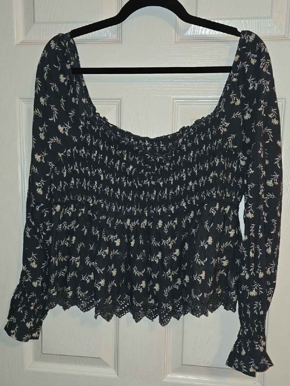 American Eagle Outfitters Grey‎ Floral Smocked Peasant Top
